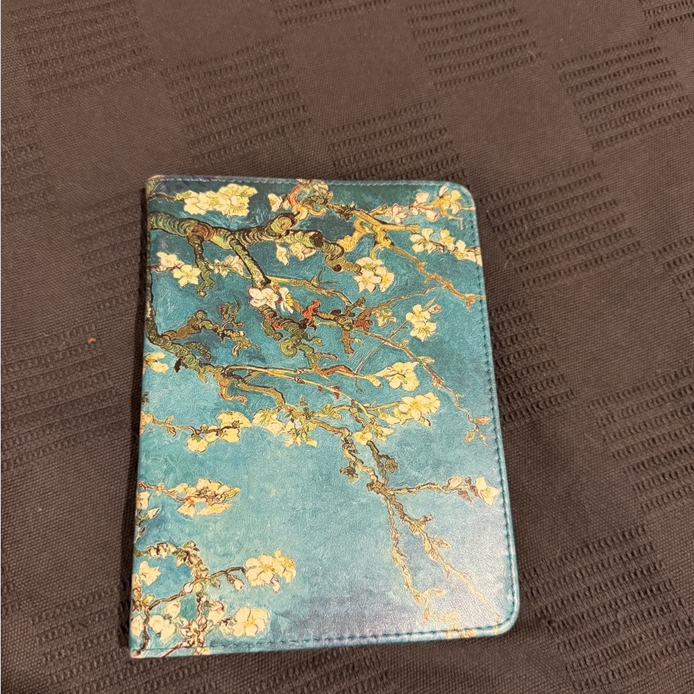 Kindle Paperwhite Case – Blue Floral Blossom Art Print